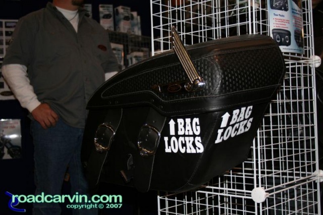 Inertia wrx stealth leather bag locks (inertia wrx bags 008.jpg)